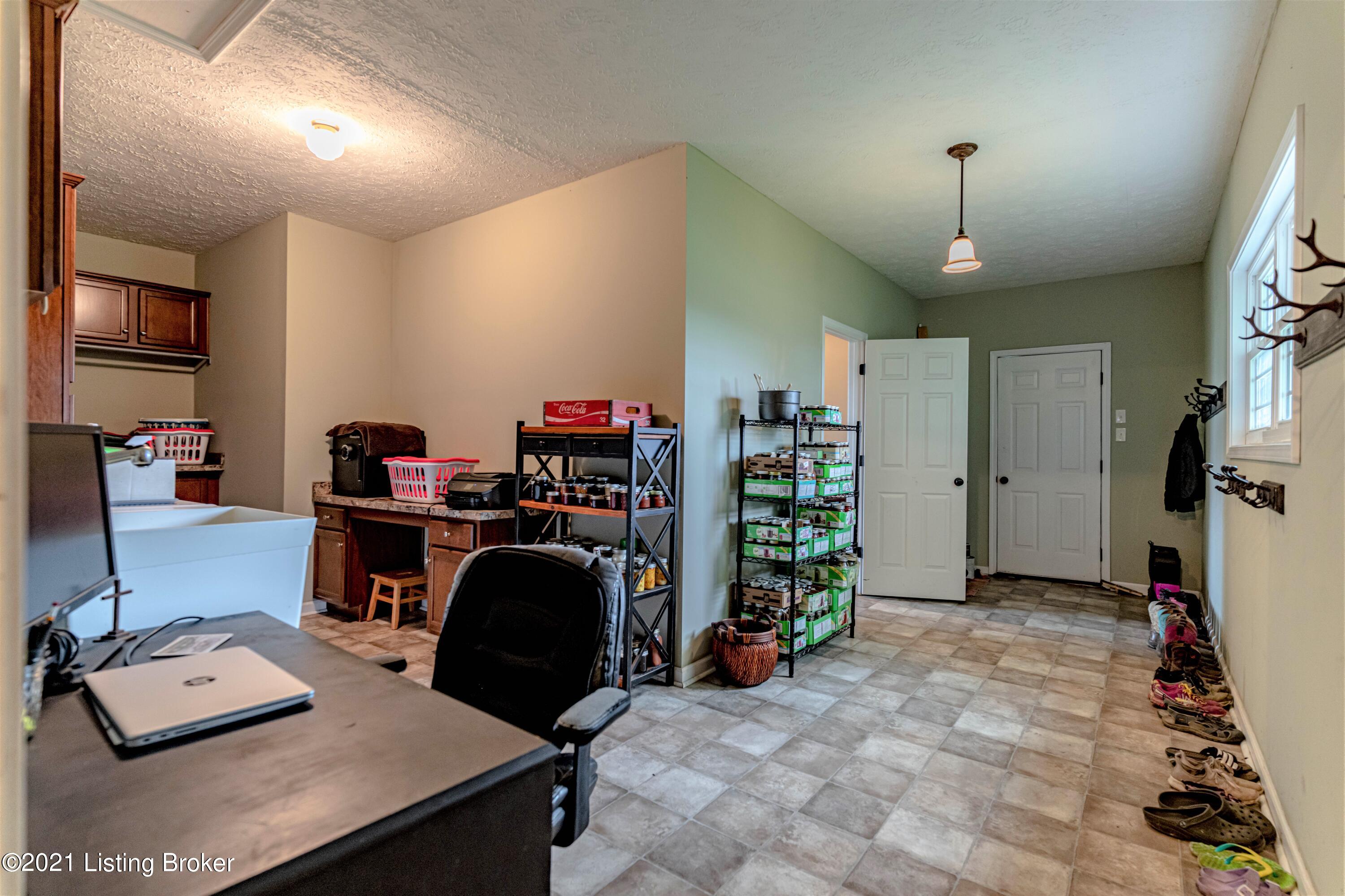6843 Vigo Road Bagdad, KY 40003 - Photo 21 of 50 Mud Room