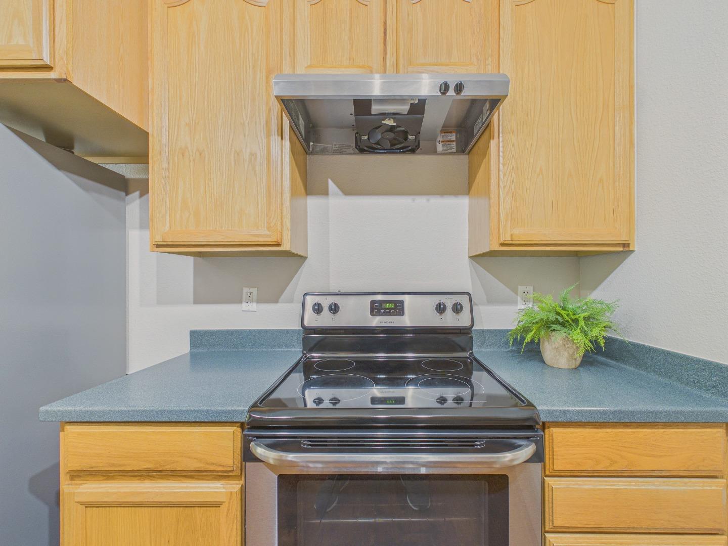 264 North Whisman Road, Unit 13 Mountain View, CA 94043 - Photo 9 of 24