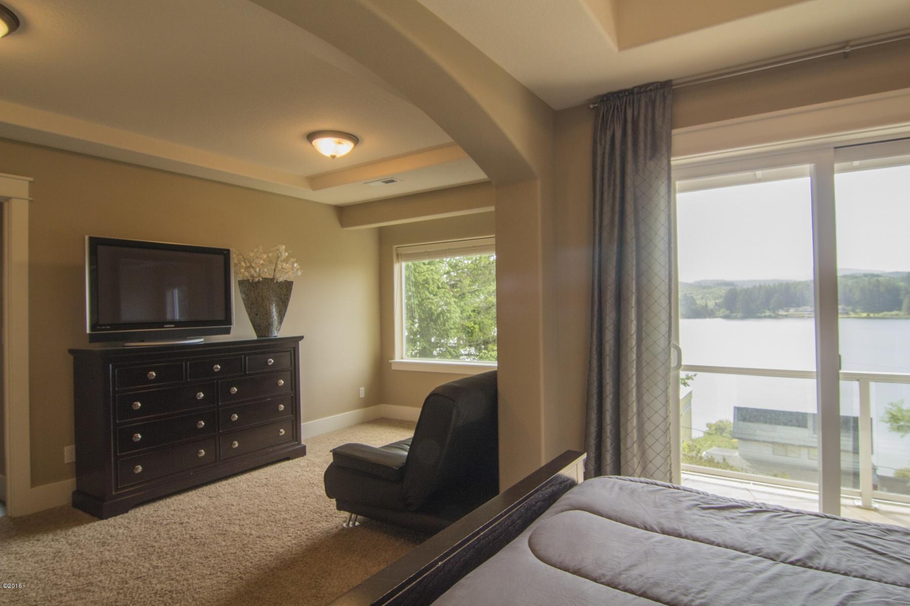 1223 Northeast Regatta Park Road Lincoln City, OR 97367 - Photo 16 of 30 16-8305829_crest