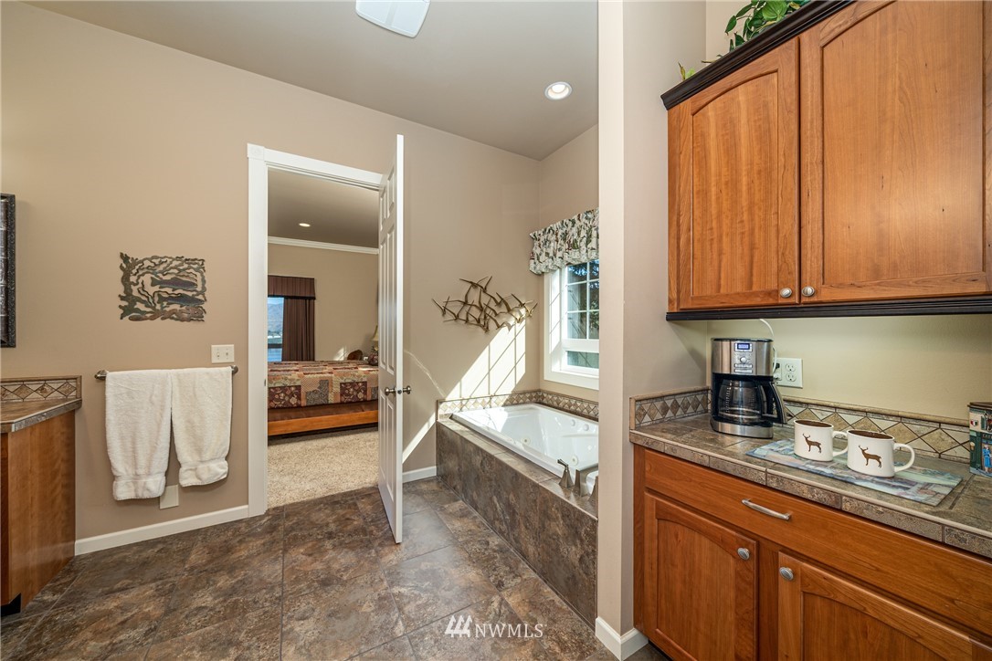 7540 Chelan Ridge Road Chelan, WA 98816 - Photo 16 of 31 Gallery Image 16