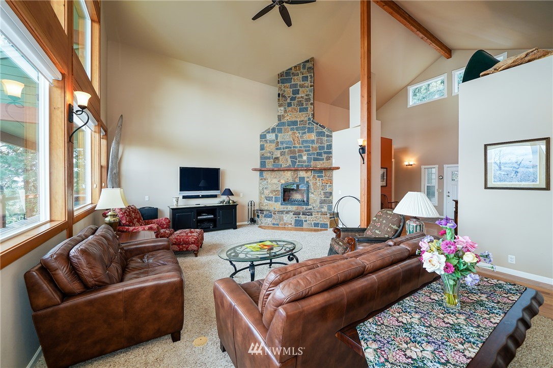 7540 Chelan Ridge Road Chelan, WA 98816 - Photo 9 of 31 Gallery Image 9