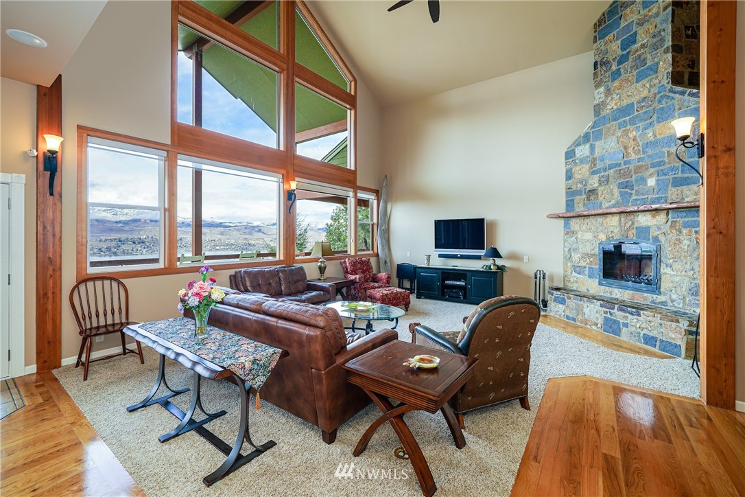 7540 Chelan Ridge Road Chelan, WA 98816 - Photo 10 of 31 Gallery Image 10