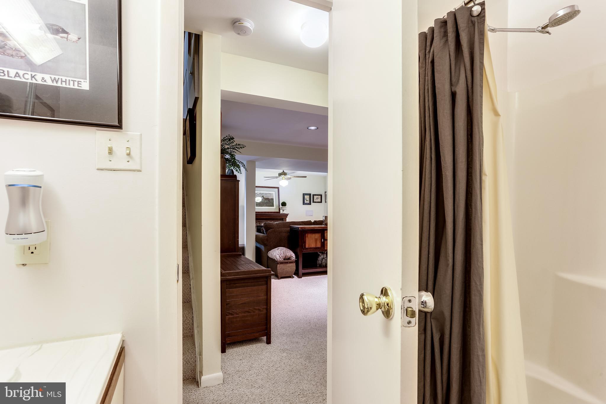 4828 Hawksbury Road Baltimore, MD 21208 - Photo 28 of 30 Full Bath