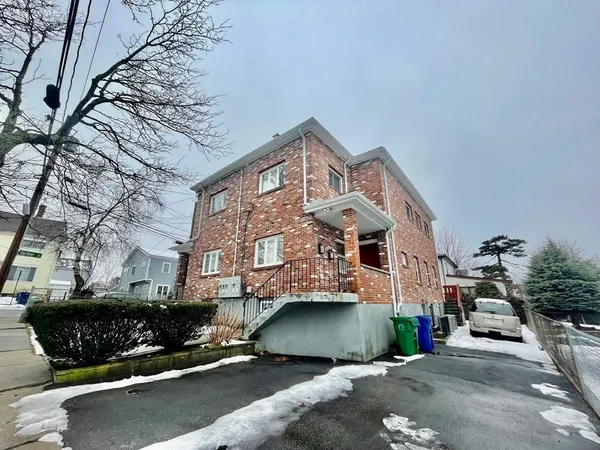 $2,200 | 29-31 Fayette Street, Unit 2, Newton, MA 02458