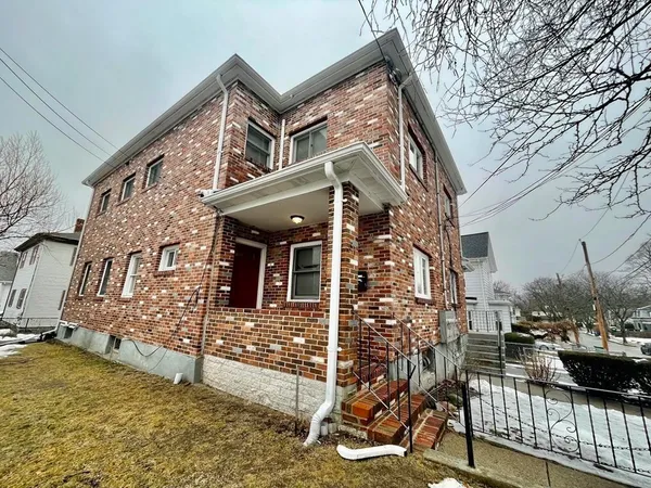 $2,200 | 29-31 Fayette Street, Unit 2, Newton, MA 02458