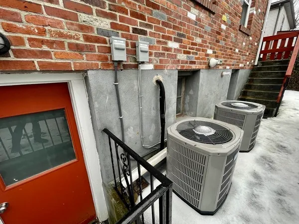 $2,200 | 29-31 Fayette Street, Unit 2, Newton, MA 02458