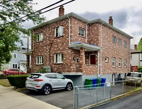 $2,200 | 29-31 Fayette Street, Unit 2, Newton, MA 02458