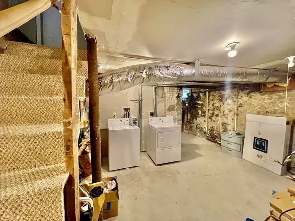 $2,200 | 29-31 Fayette Street, Unit 2, Newton, MA 02458