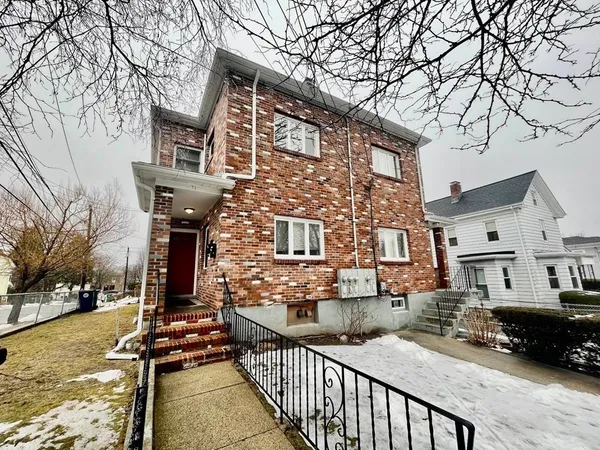 $2,200 | 29-31 Fayette Street, Unit 2, Newton, MA 02458