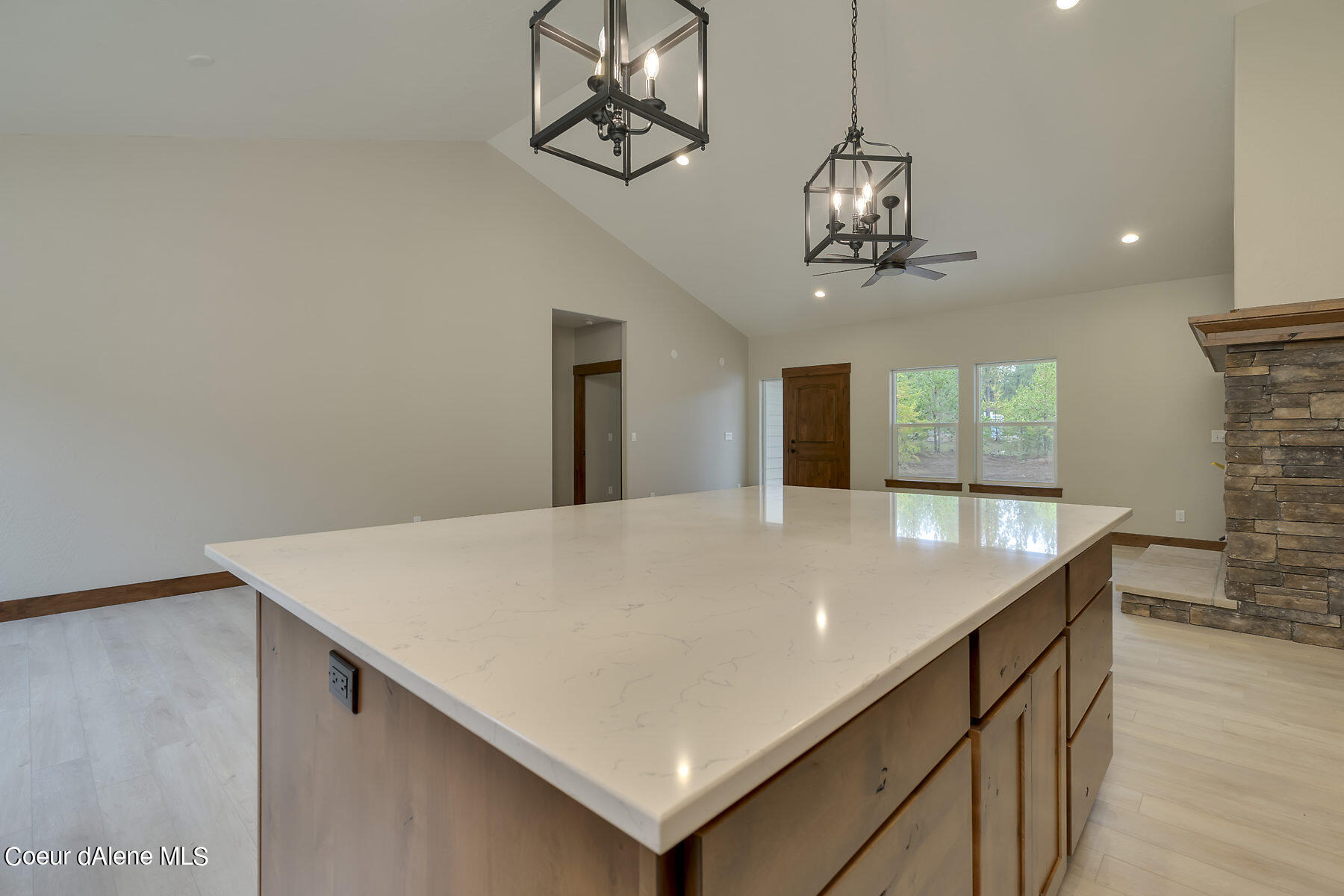 L1-b8 North Eclipse Road Rathdrum, ID 83858 - Photo 13 of 33 Front-Photo of Similar Home