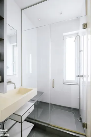 $1,250,000 | 1000 Park Avenue, Unit 7F | Upper East Side