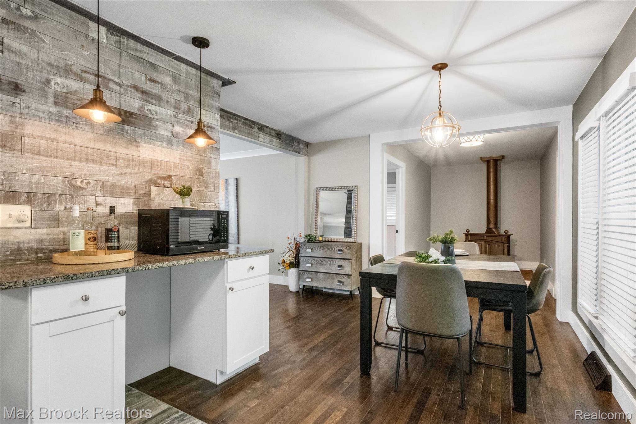 2905 Lahser Road Bloomfield Hills, MI 48304 - Photo 13 of 28 SarahTakacsImage61.resize_x2000.jpg