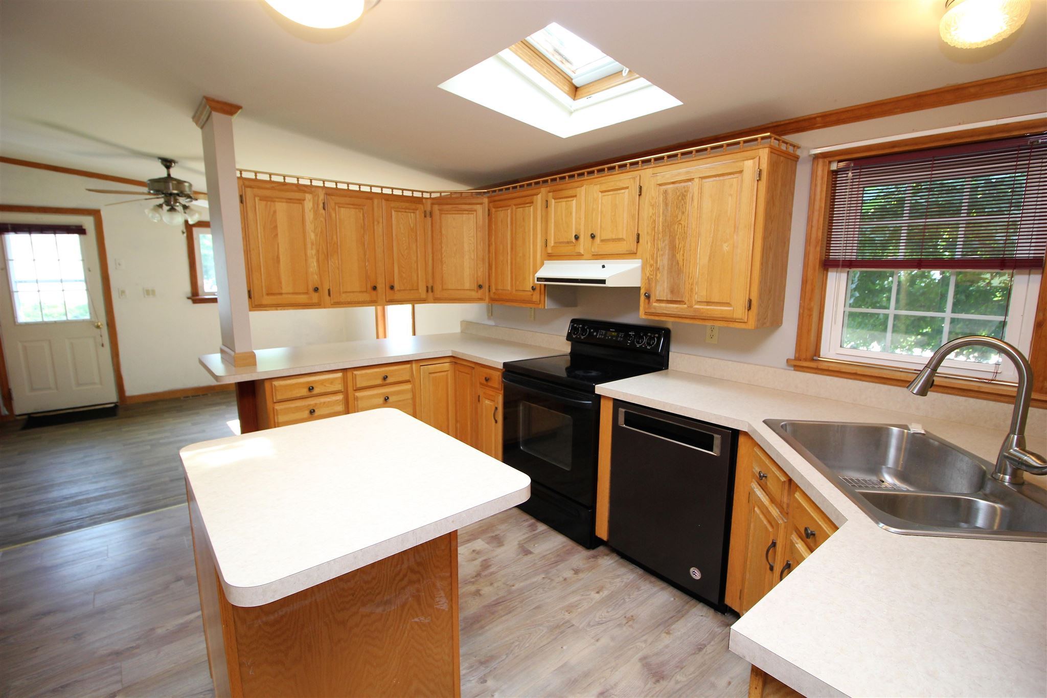 212 Stonehill Road Williston, VT 05495 - Photo 11 of 33 Gallery Image 11