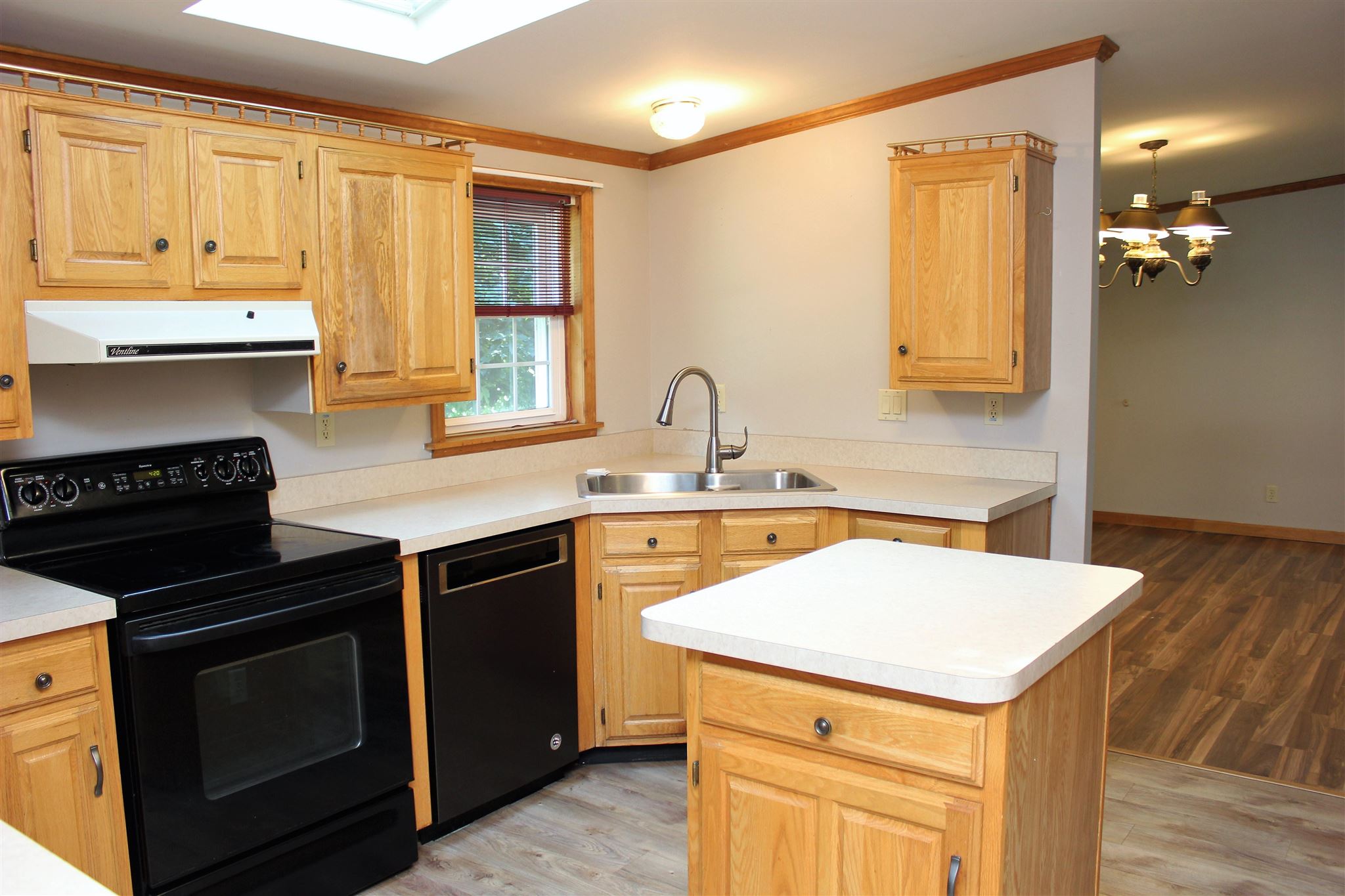 212 Stonehill Road Williston, VT 05495 - Photo 10 of 33 Gallery Image 10
