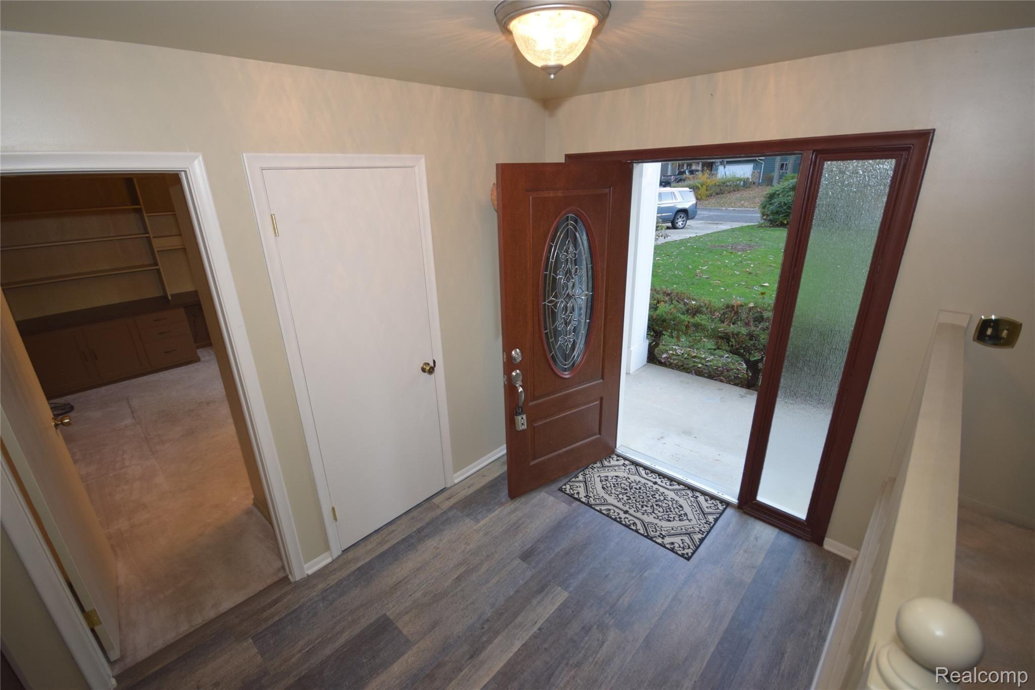 13314 Crane Ridge Drive Fenton, MI 48430 - Photo 2 of 18 DSC_0131.JPG