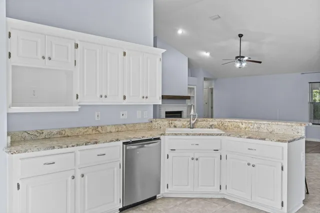 $374,900 | 6814 Avenida De Galvez, Navarre, FL 32566