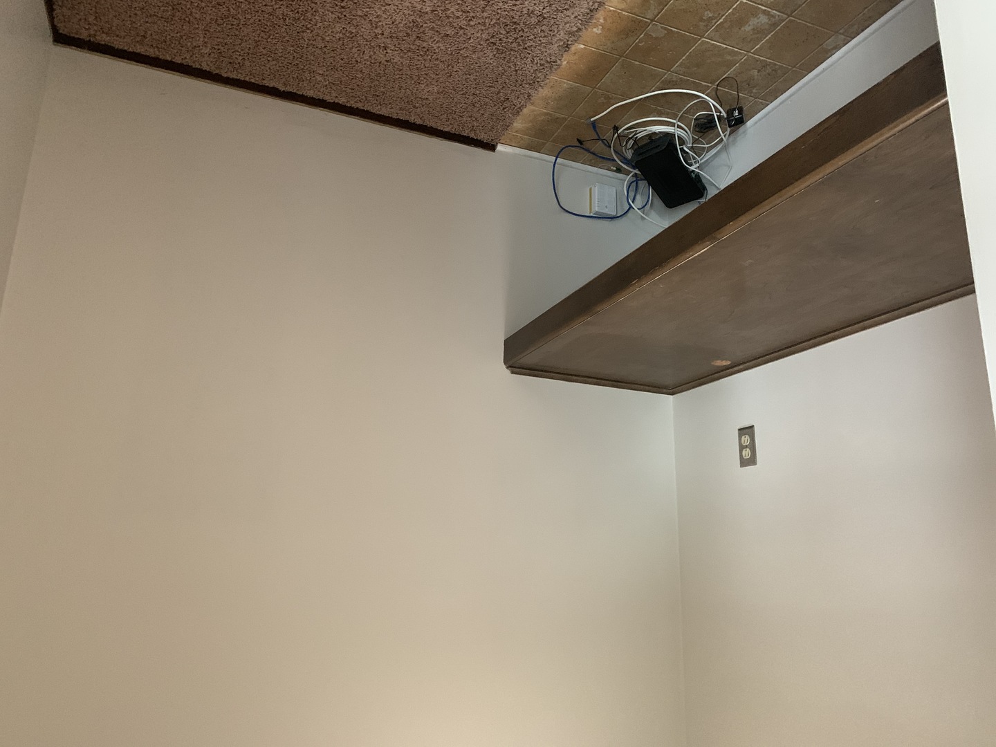 205 Herrick Road Riverside, IL 60546 - Photo 13 of 28 a close up of a mirror on a shower