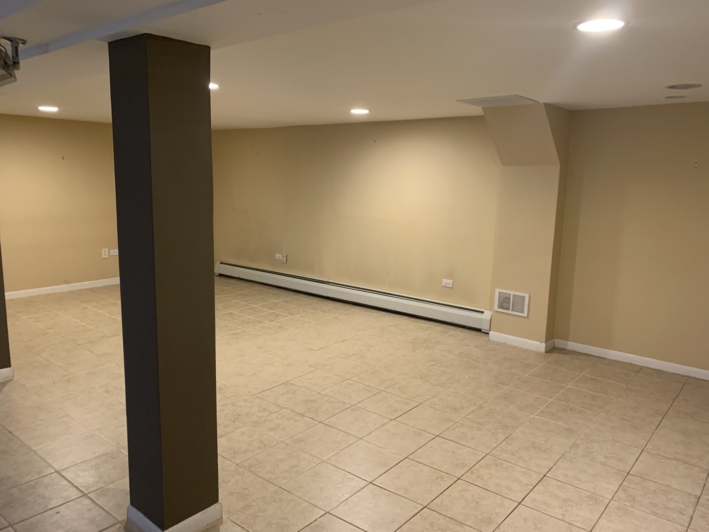 205 Herrick Road Riverside, IL 60546 - Photo 24 of 28 an empty room with a empty space