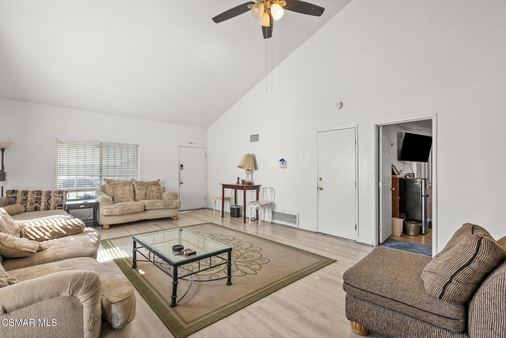 1186 Appleton Road Simi Valley, CA 93065 - Photo 9 of 40 11-web-or-mls-DSC01494