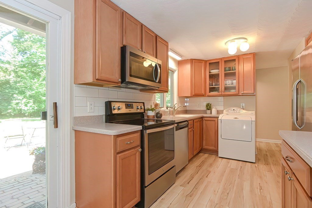 25 Fairbrook Road Framingham, MA 01701 - Photo 13 of 38 Gallery Image 13