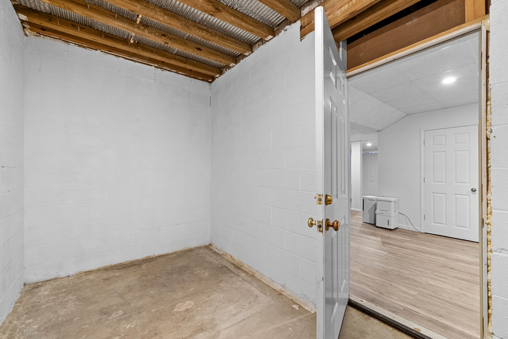 3021 7 Mile Ferry Road Clarksville, TN 37040 - Photo 72 of 99 a view of a walk in closet