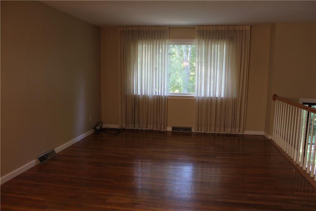 220 McClay Road Washington, PA 15301 - Photo 4 of 25 Gallery Image 4