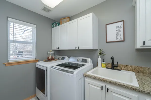 $525,000 | 1008 Southern Woods Place Southwest, Rochester, MN 55902