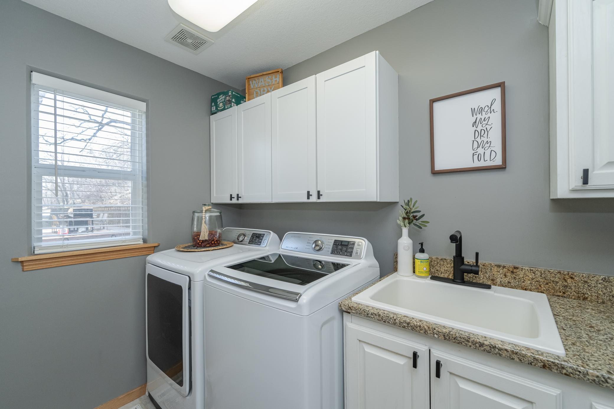 1008 Southern Woods Place Southwest Rochester, MN 55902 - Photo 17 of 37