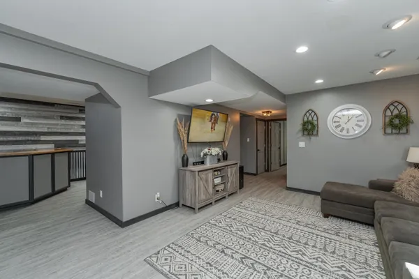 $525,000 | 1008 Southern Woods Place Southwest, Rochester, MN 55902
