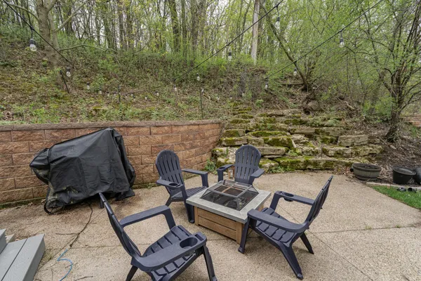 $525,000 | 1008 Southern Woods Place Southwest, Rochester, MN 55902