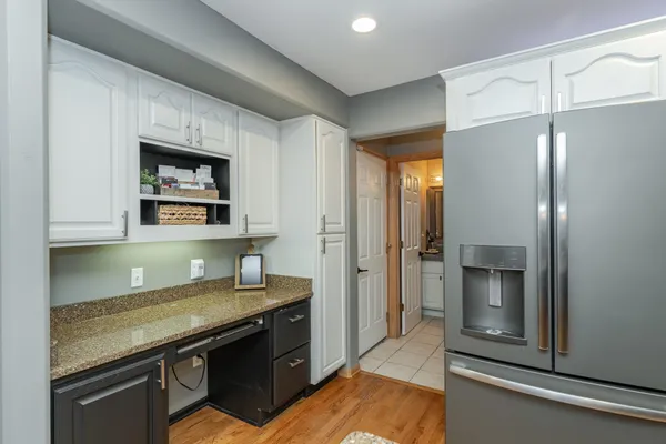 $525,000 | 1008 Southern Woods Place Southwest, Rochester, MN 55902