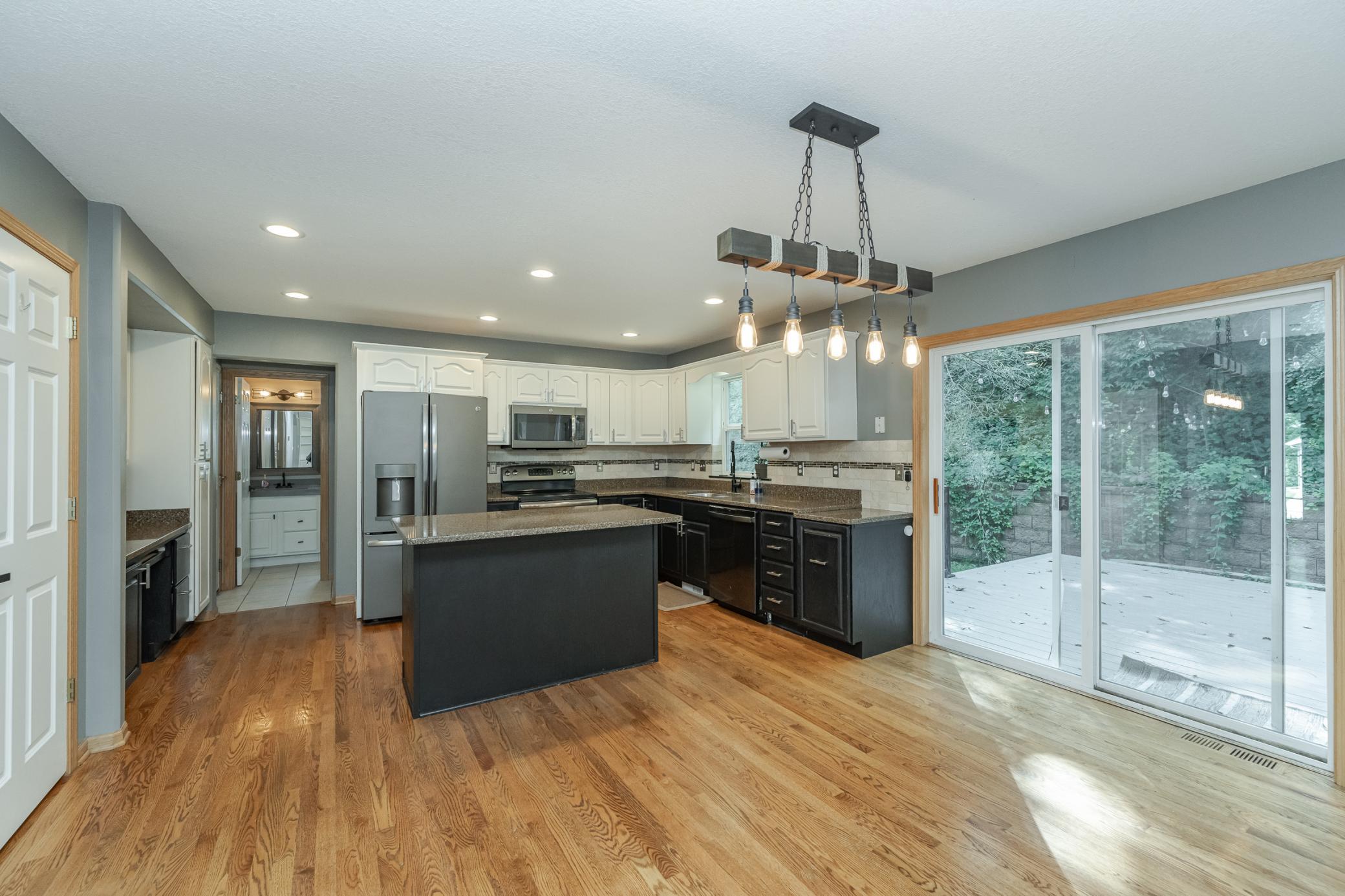 1008 Southern Woods Place Southwest Rochester, MN 55902 - Photo 9 of 37