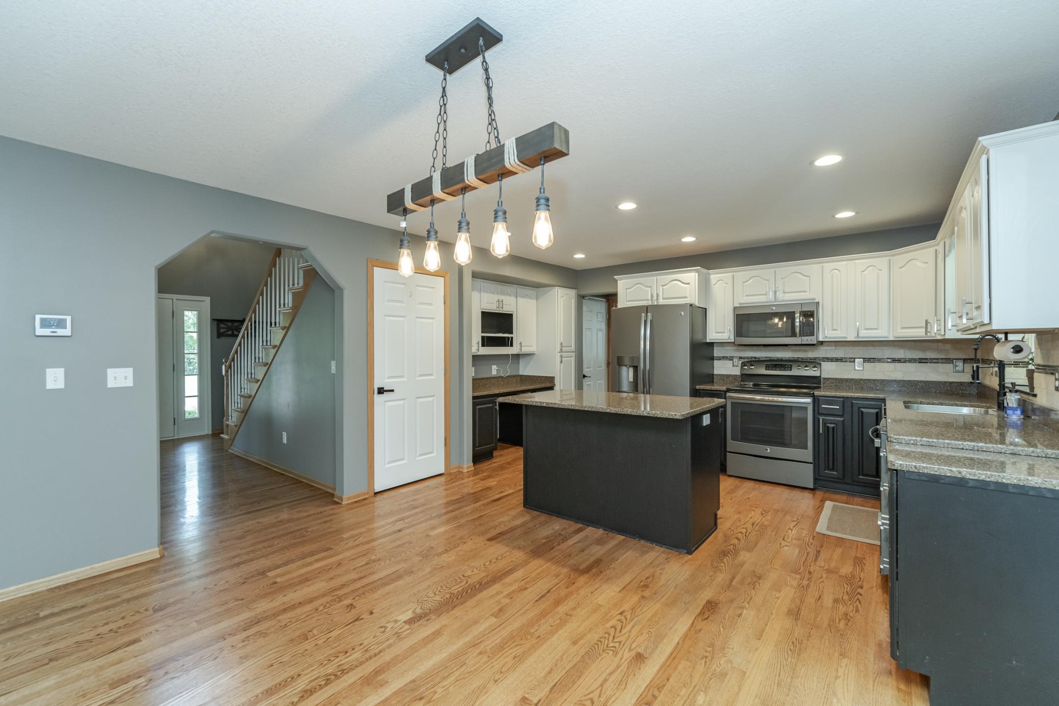 1008 Southern Woods Place Southwest Rochester, MN 55902 - Photo 10 of 37