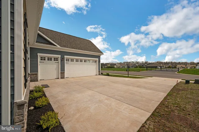 a view of an outdoor space