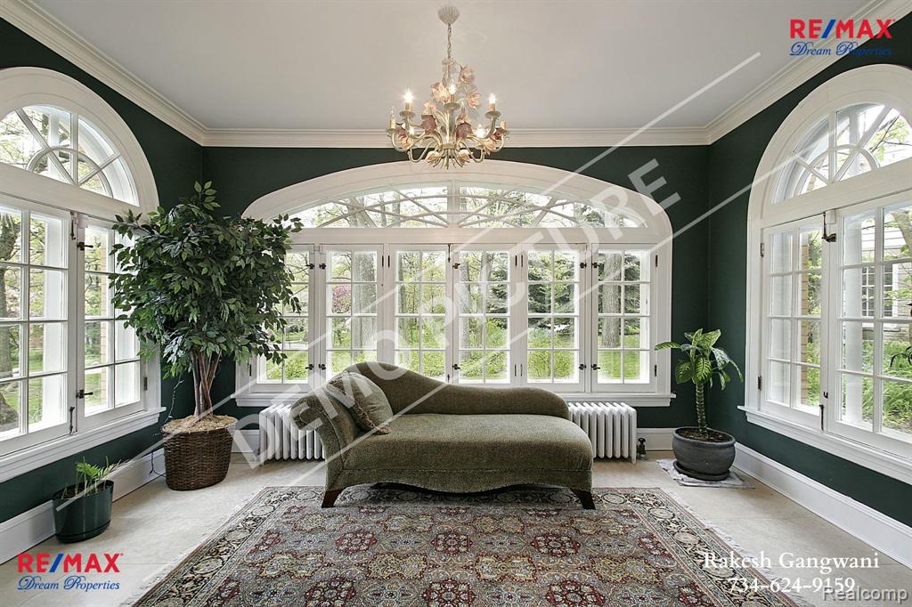 31111 Lahser Road Beverly Hills, MI 48025 - Photo 2 of 11