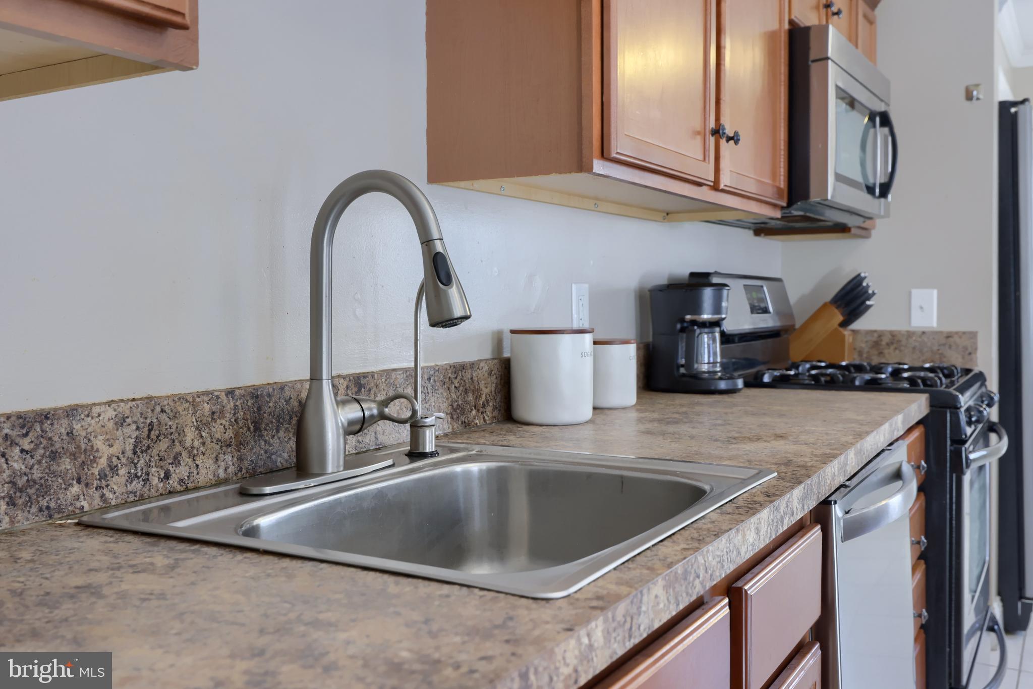 652 Mountain View Road Reading, PA 19607 - Photo 12 of 34