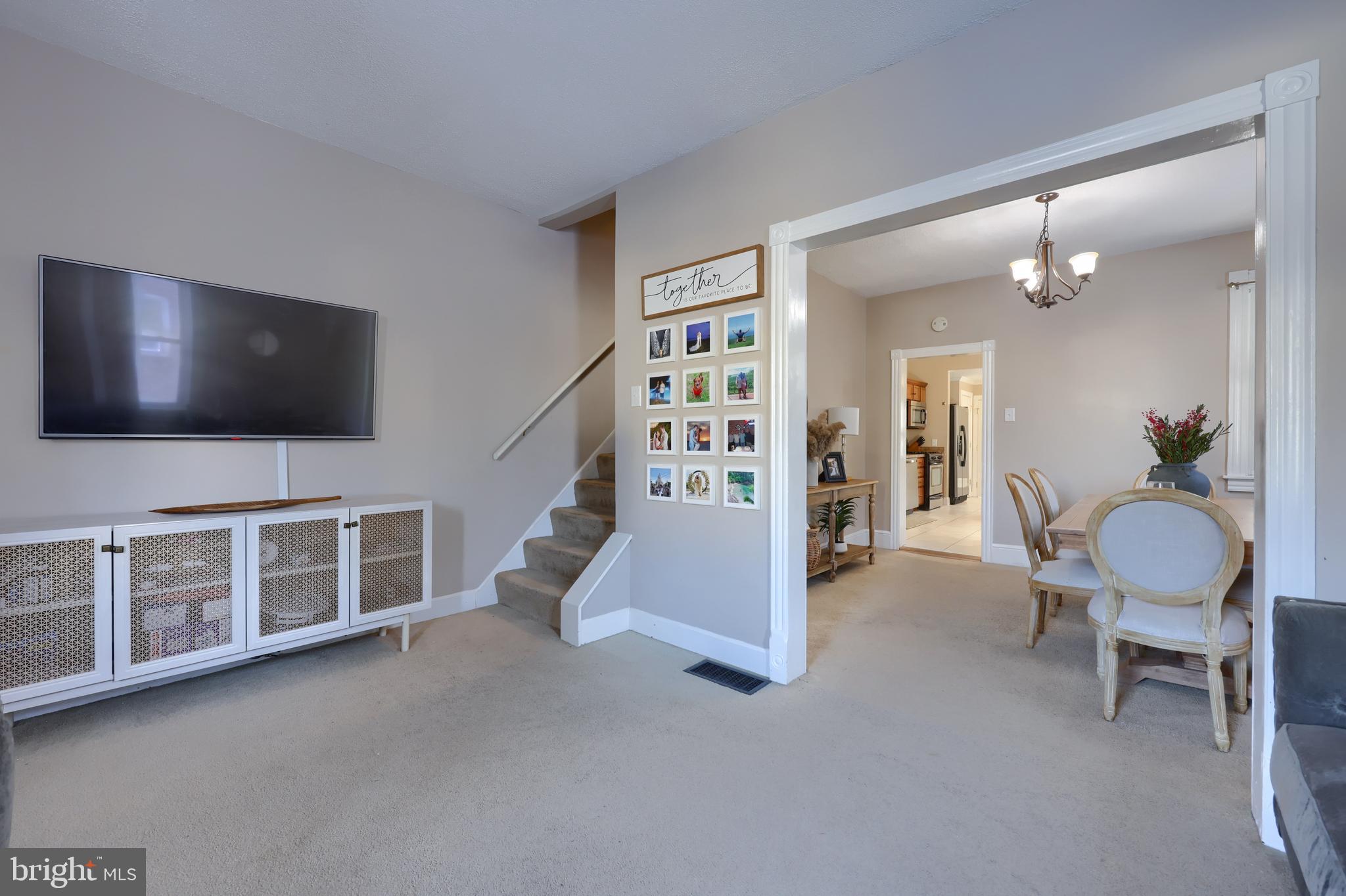 652 Mountain View Road Reading, PA 19607 - Photo 5 of 34