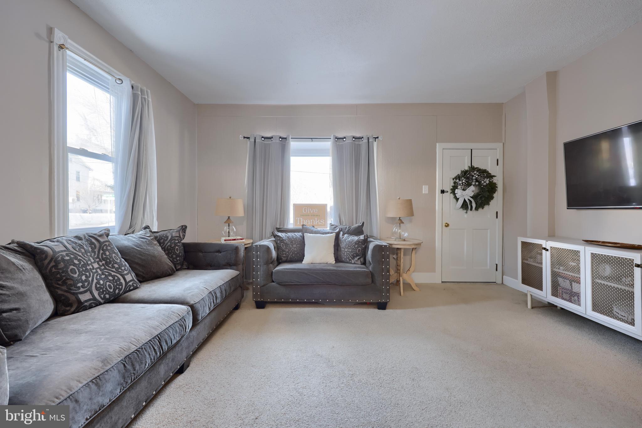 652 Mountain View Road Reading, PA 19607 - Photo 6 of 34