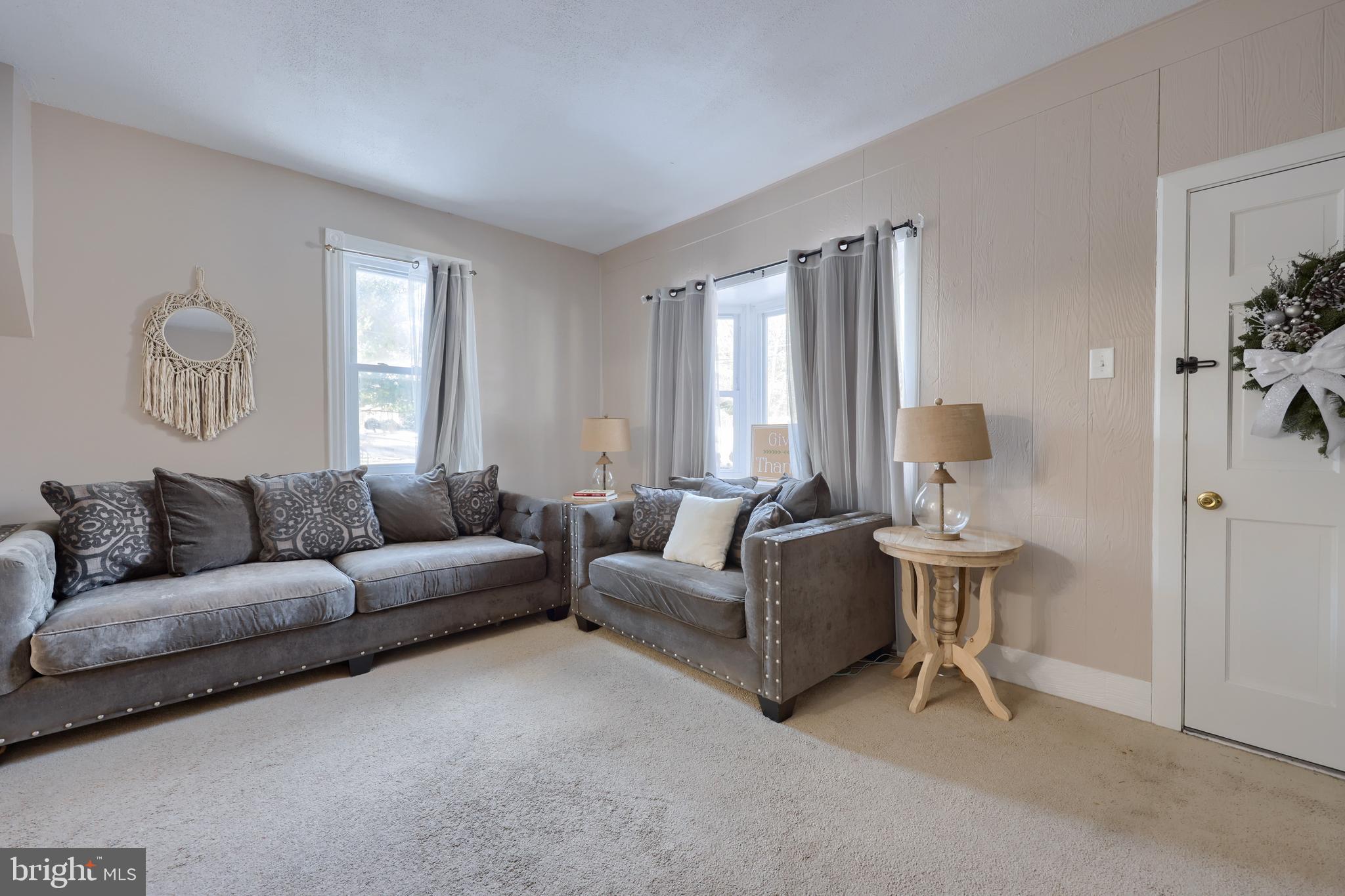 652 Mountain View Road Reading, PA 19607 - Photo 7 of 34