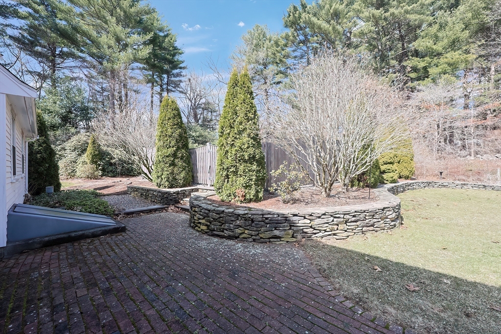 11 Birch Tree Road Foxboro, MA 02035 - Photo 31 of 34 Gallery Image 31