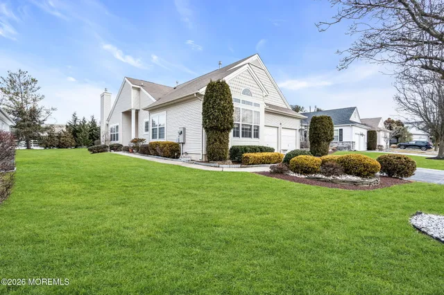 $625,000 | 23 Derry Meeting Drive, Manalapan, NJ 07726