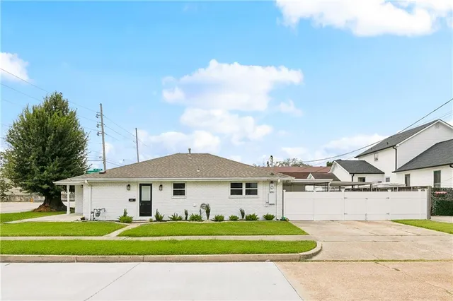 $369,000 | Undisclosed Address, Metairie, LA 70005
