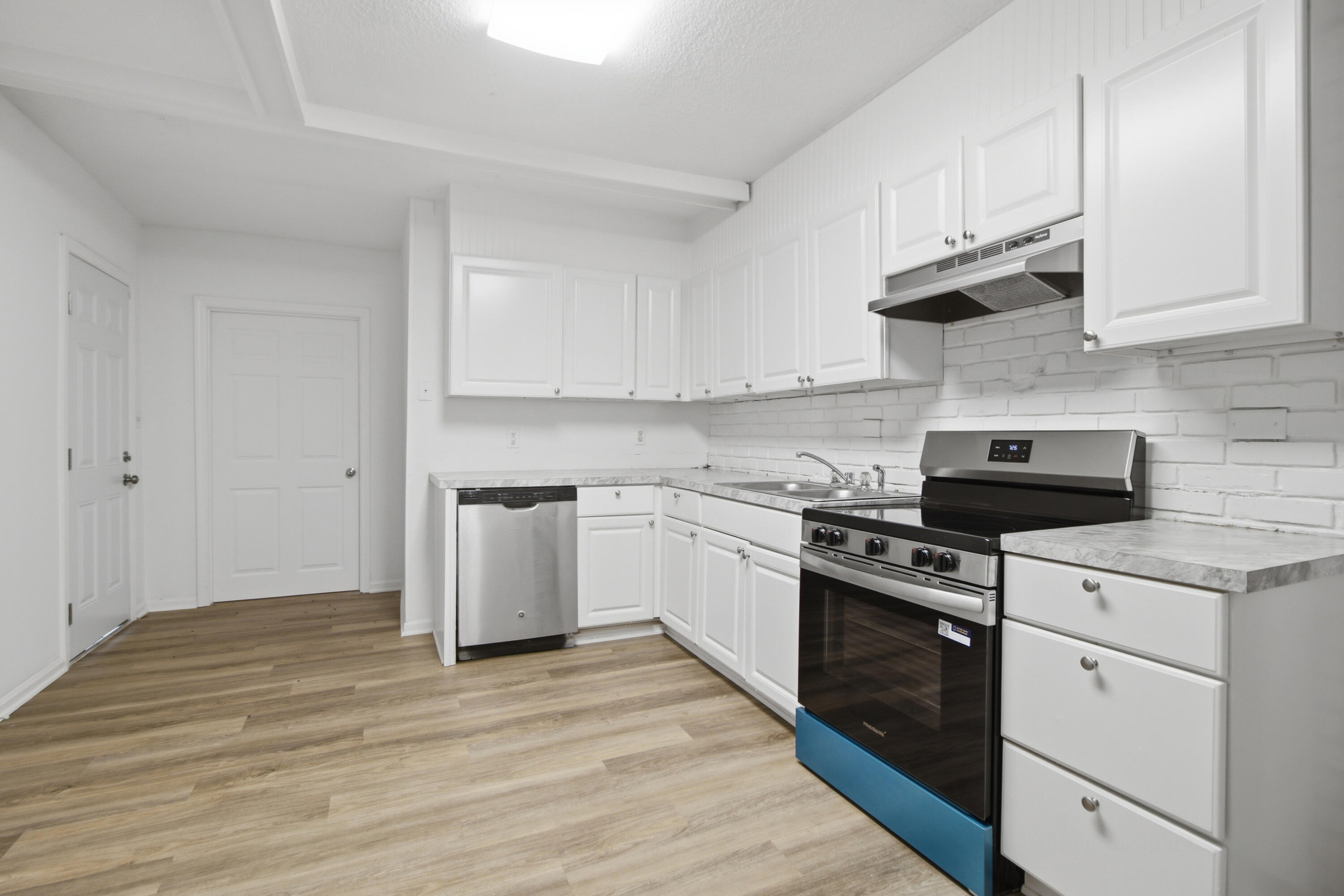 1406 Rainbow Road Charleston, SC 29412 - Photo 8 of 22 1406 Rainbow -Tidalcreekphoto- (36)