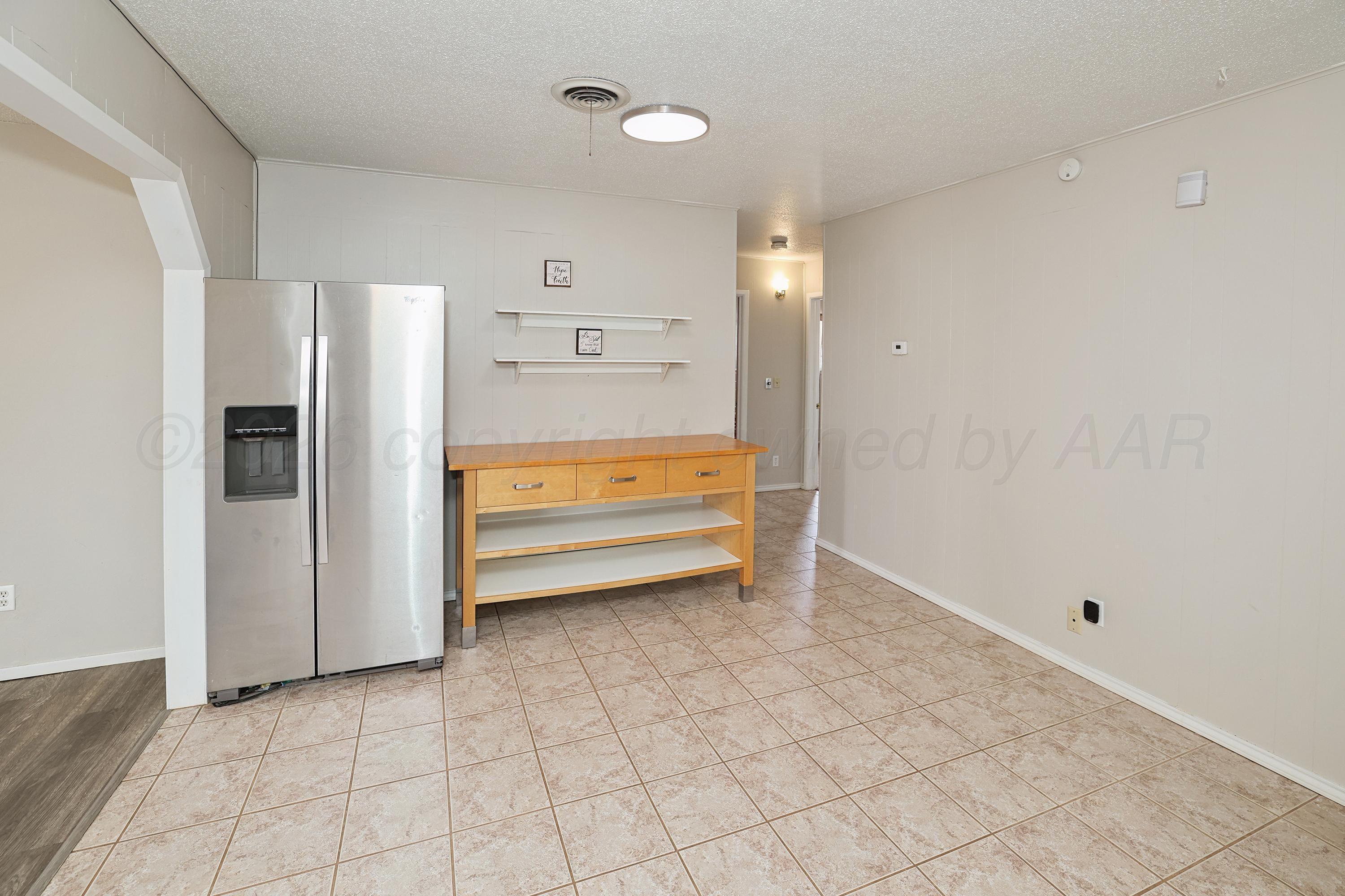 1024 Northwest 9th Street Tulia, TX 79088 - Photo 11 of 41 11-Dining Area wth Coffee Bar