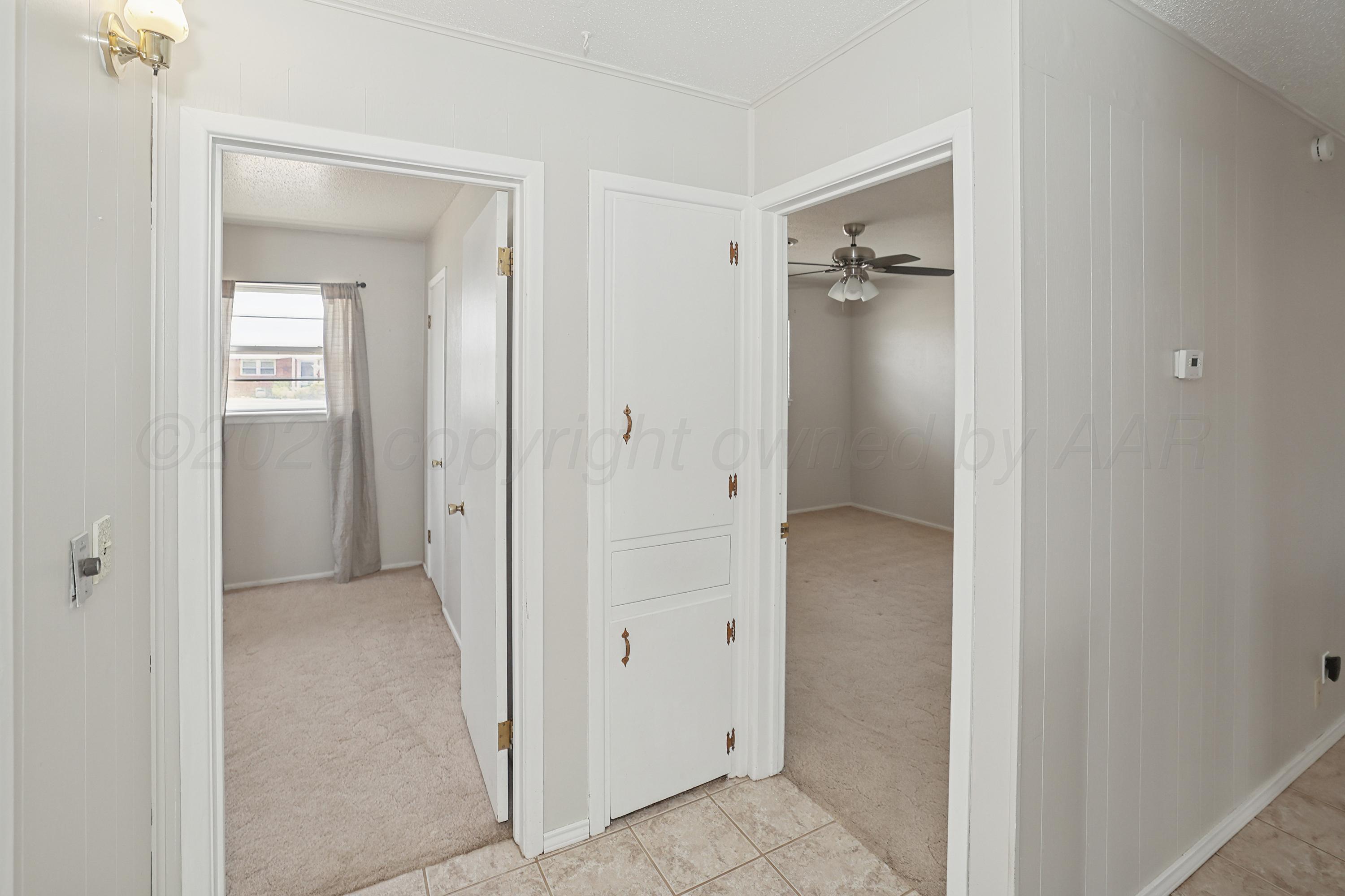 1024 Northwest 9th Street Tulia, TX 79088 - Photo 19 of 41 19-Hallway Storage