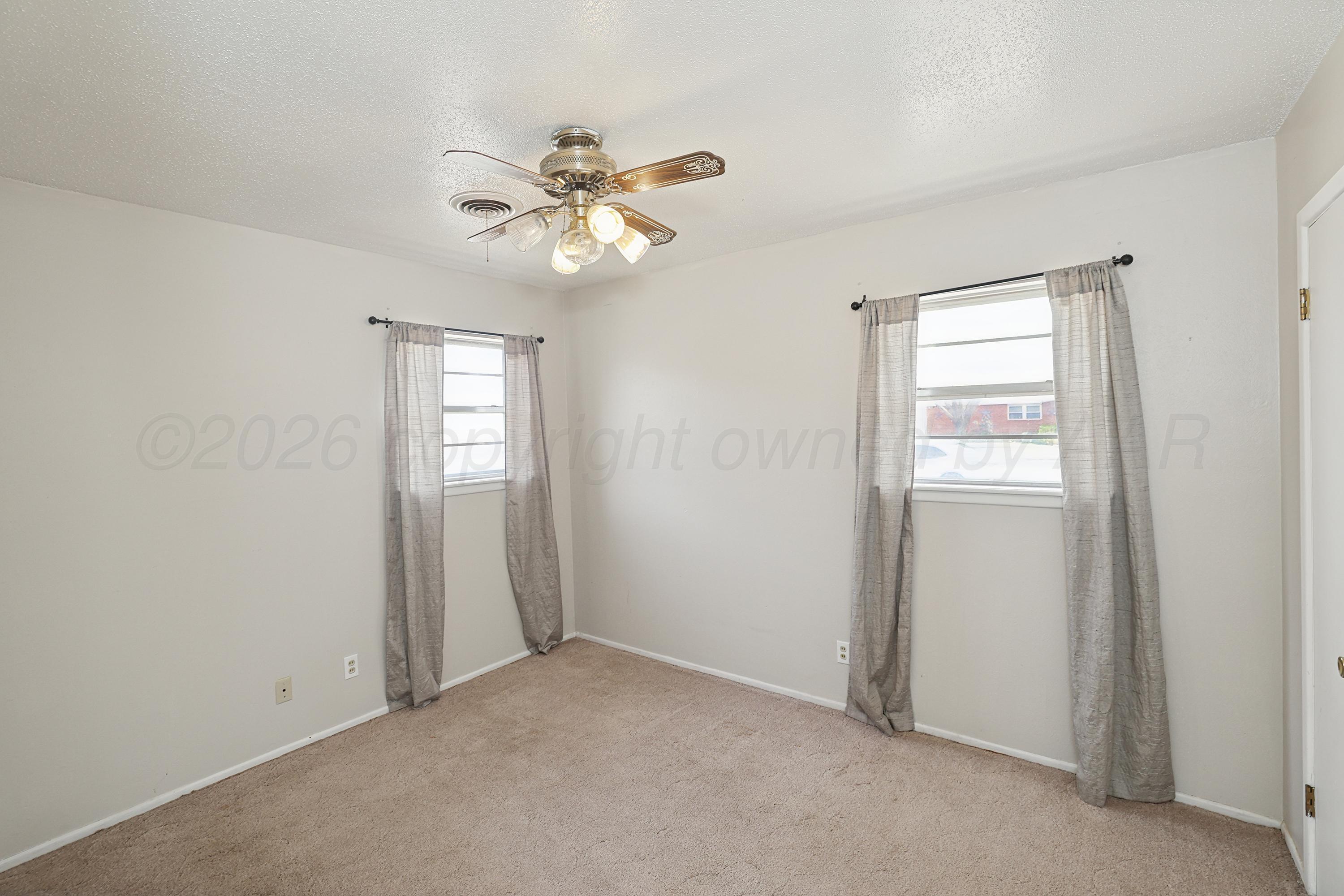 1024 Northwest 9th Street Tulia, TX 79088 - Photo 23 of 41 23-2nd Bedroom