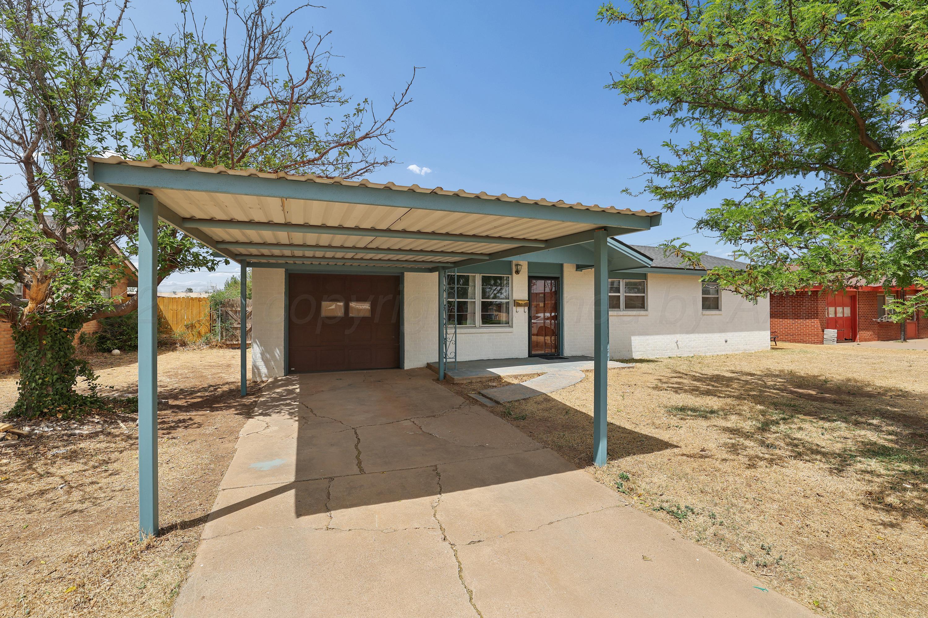 1024 Northwest 9th Street Tulia, TX 79088 - Photo 3 of 41 3-Front Carport