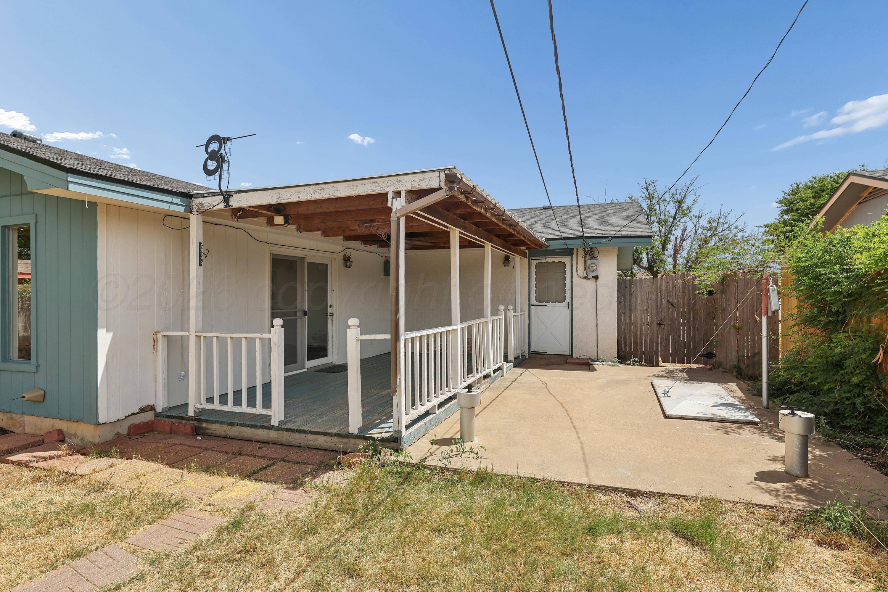 1024 Northwest 9th Street Tulia, TX 79088 - Photo 31 of 41 31-Back Patios