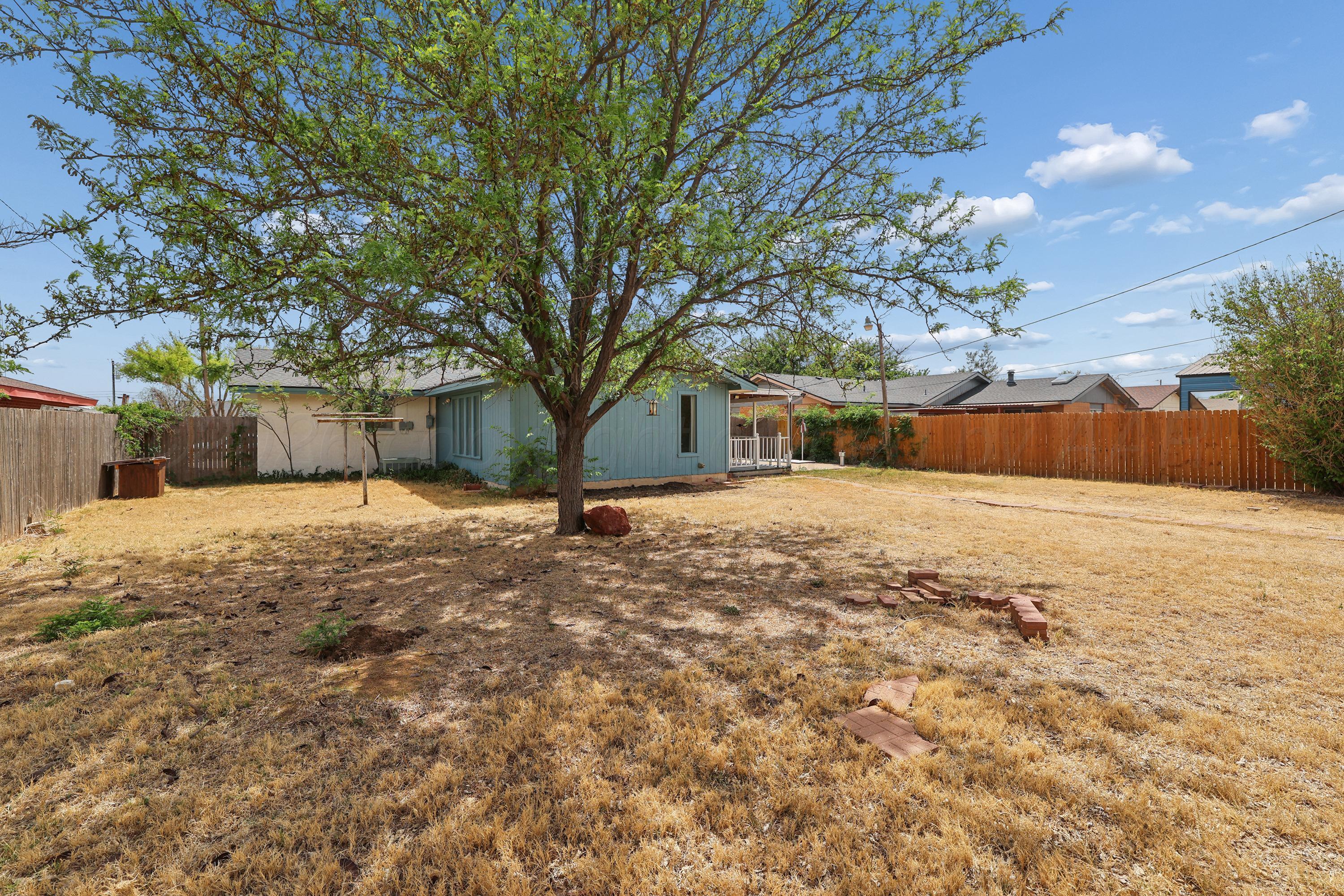 1024 Northwest 9th Street Tulia, TX 79088 - Photo 35 of 41 35-Backyard