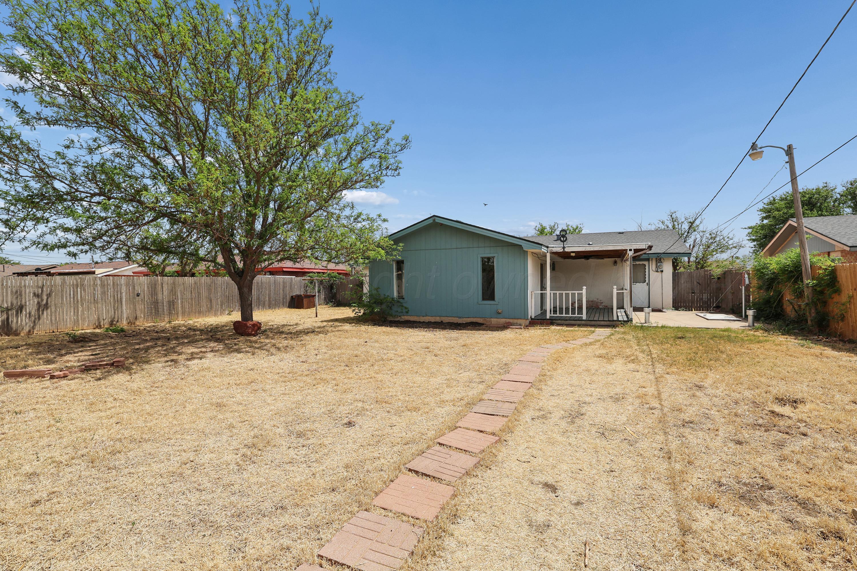 1024 Northwest 9th Street Tulia, TX 79088 - Photo 36 of 41 36-Backyard
